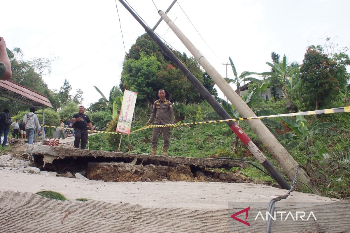 Pemkab Bogor minta rekomendasi ke Badan Geologi soal pergeseran tanah