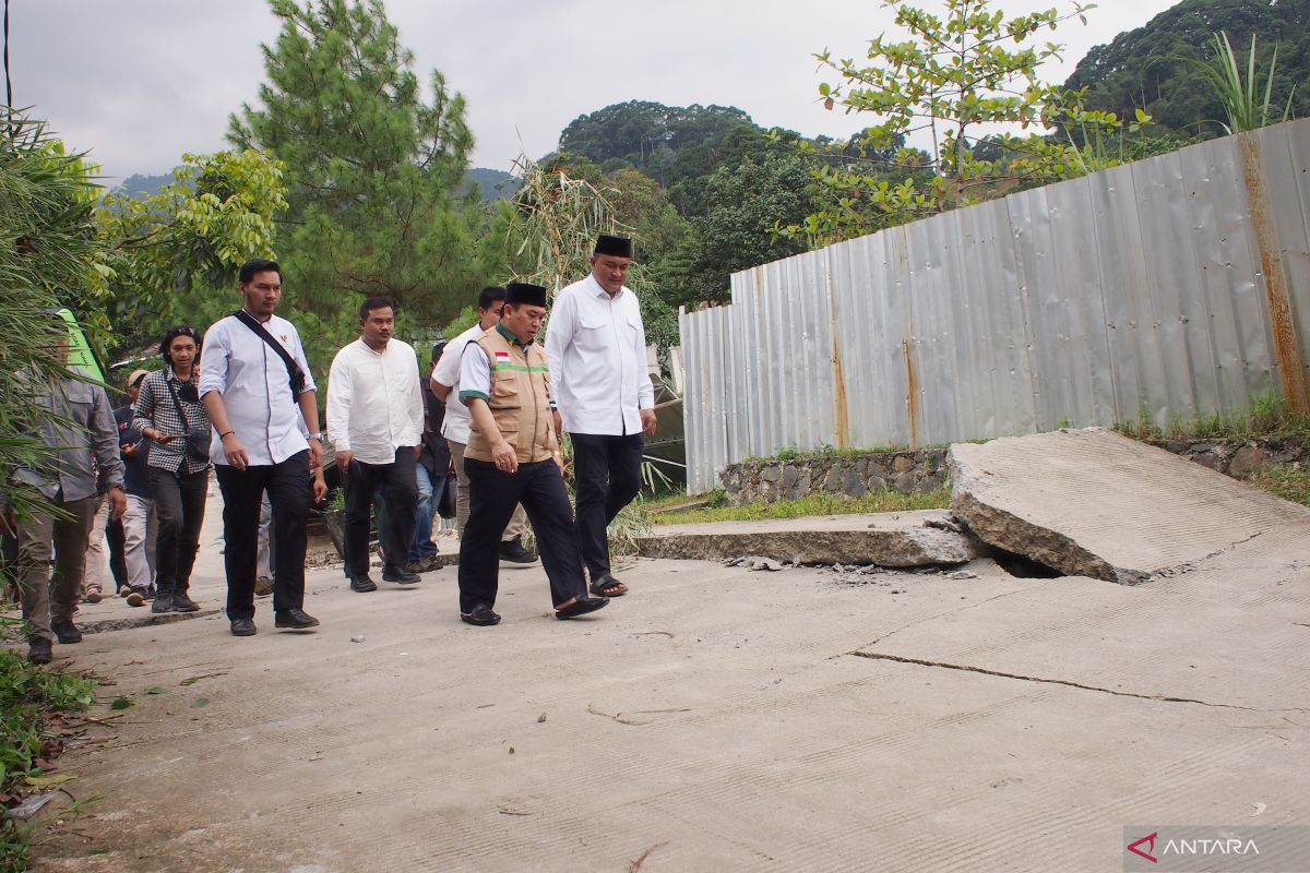 DPRD Bogor minta Pemkab segera perbaiki fasilitas terdampak pergerakan tanah