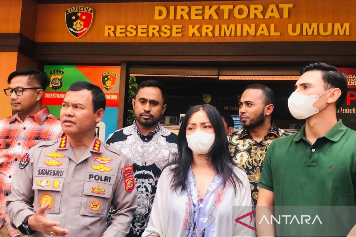 Artis Jessica Iskandar penuhi panggilan Polda Bali terkait kepemilikan mobil