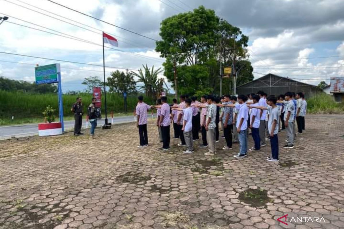 Satpol PP amankan puluhan pelajar