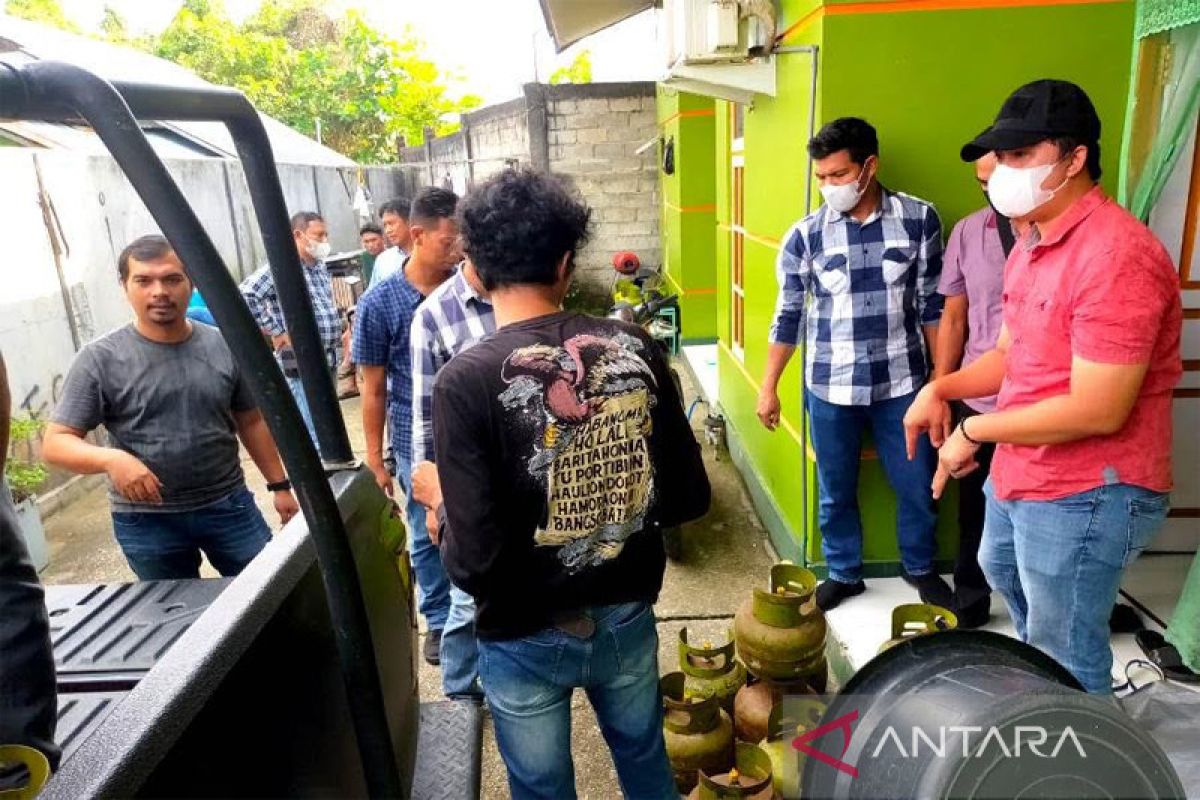 Polres Barut tangkap dua pelaku pengoplos gas elpiji 3 kg