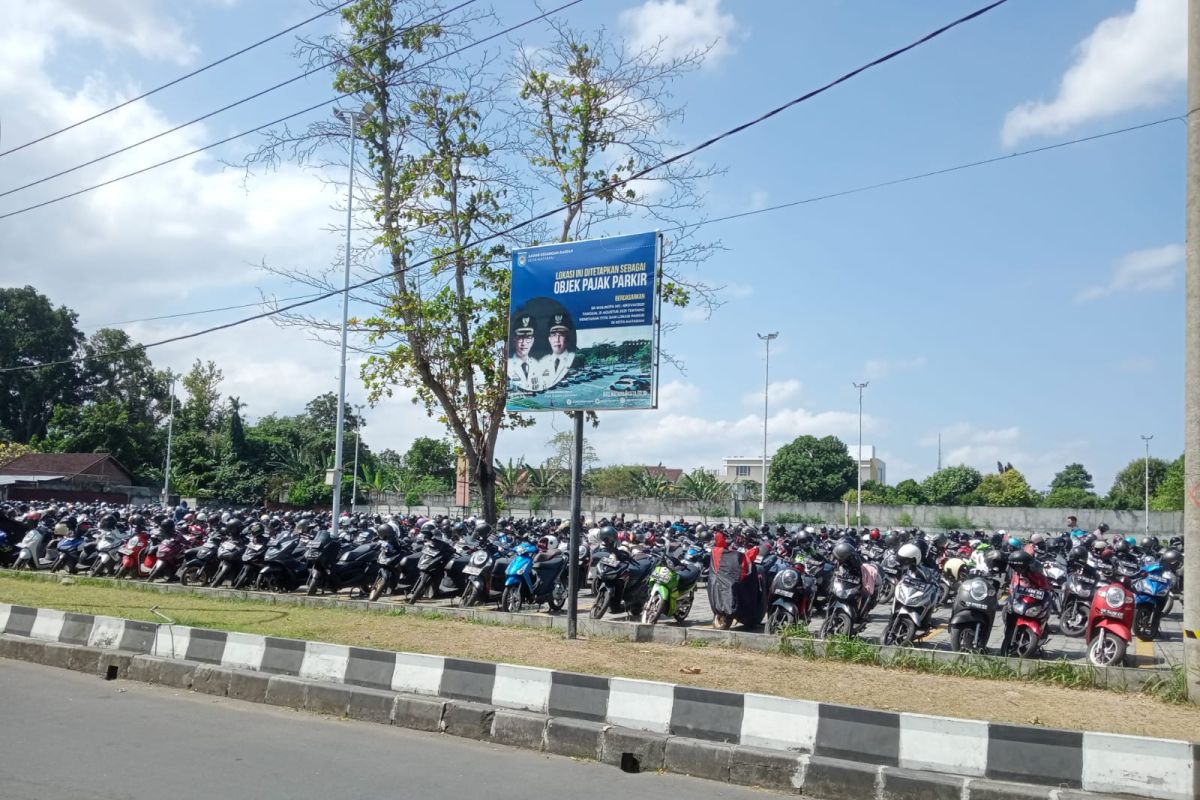 Pemkot Mataram menaikkan target pajak parkir jadi Rp3 miliar