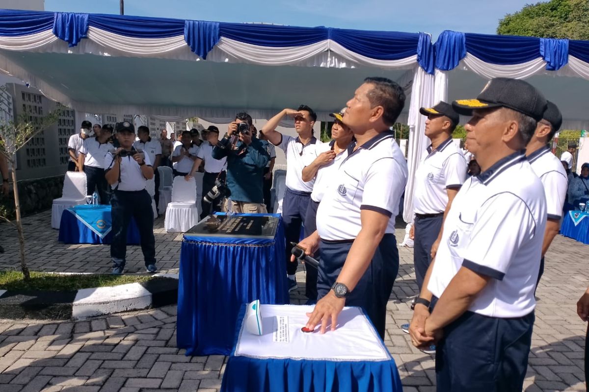 Kasal resmikan kolam renang Tirto Sagoro-09 Lantamal VIII