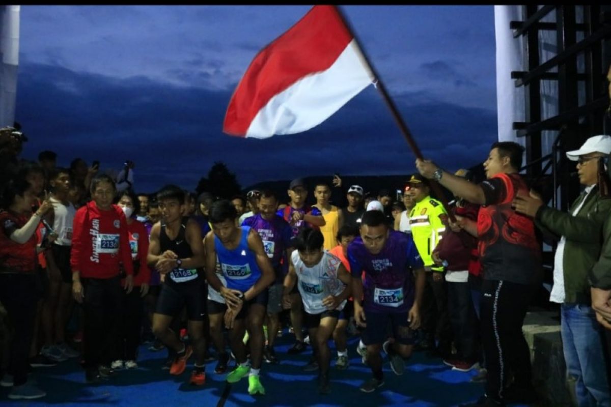 500 pelari lokal dan mancanegara ramaikan Samosir Lake Toba Ultra 2022