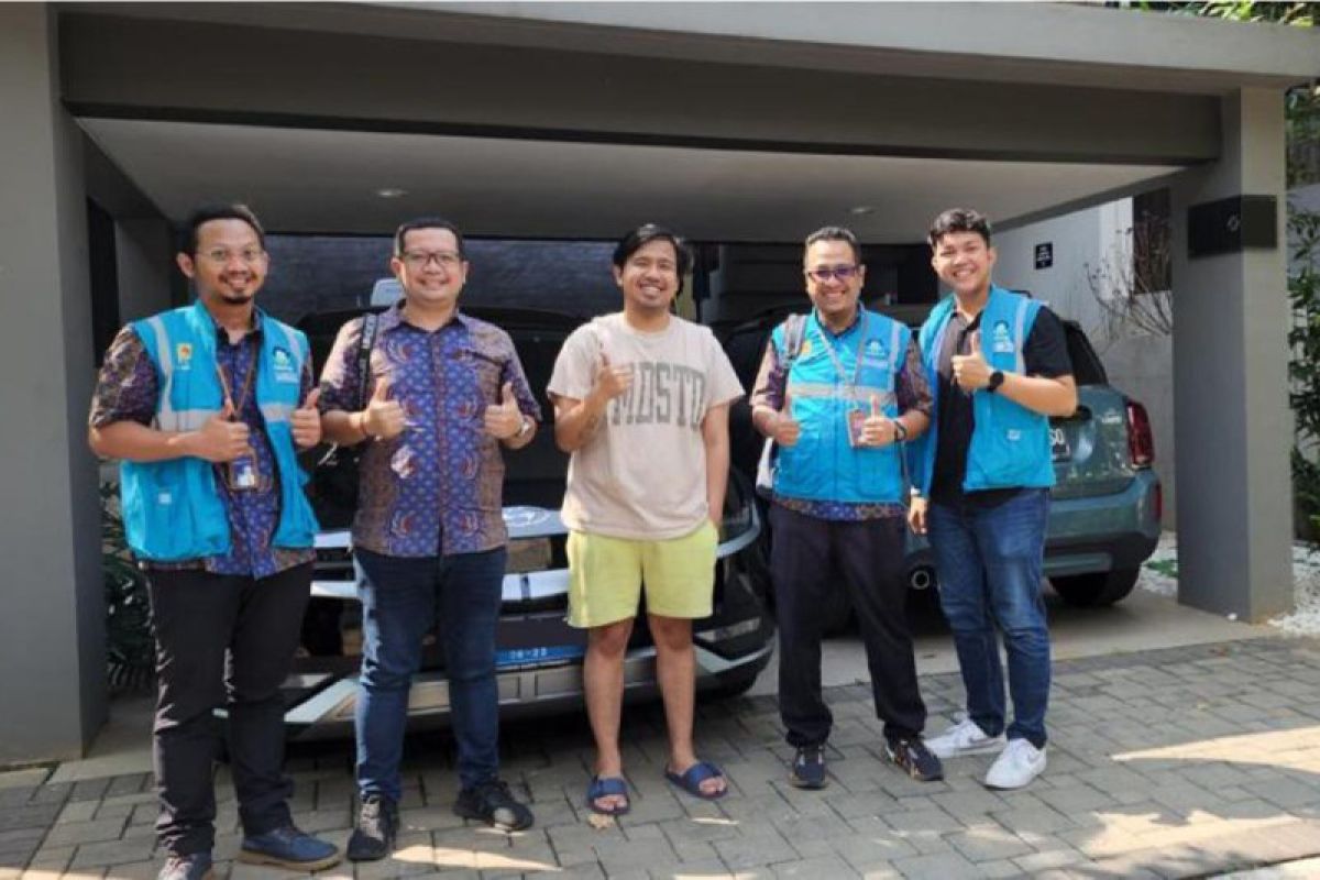 Gunakan Home Charging untuk Mobil Listrik, Joshua Suherman Nikmati Promo PLN 'Super Everyday'