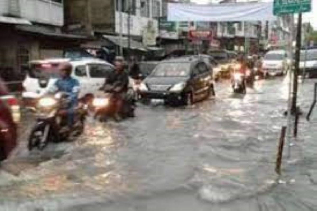 BPBD Riau siagakan personel antisipasi banjir dan longsor memasuki musim penghujan