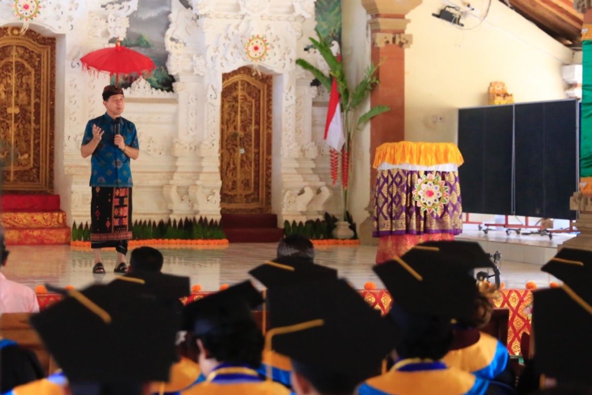 Bupati Klungkung ajak mahasiswa majukan pariwisata