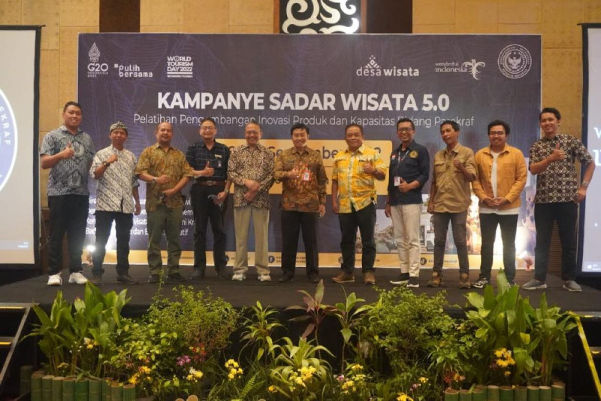 Daya saing masyarakat di desa wisata perlu diperkuat