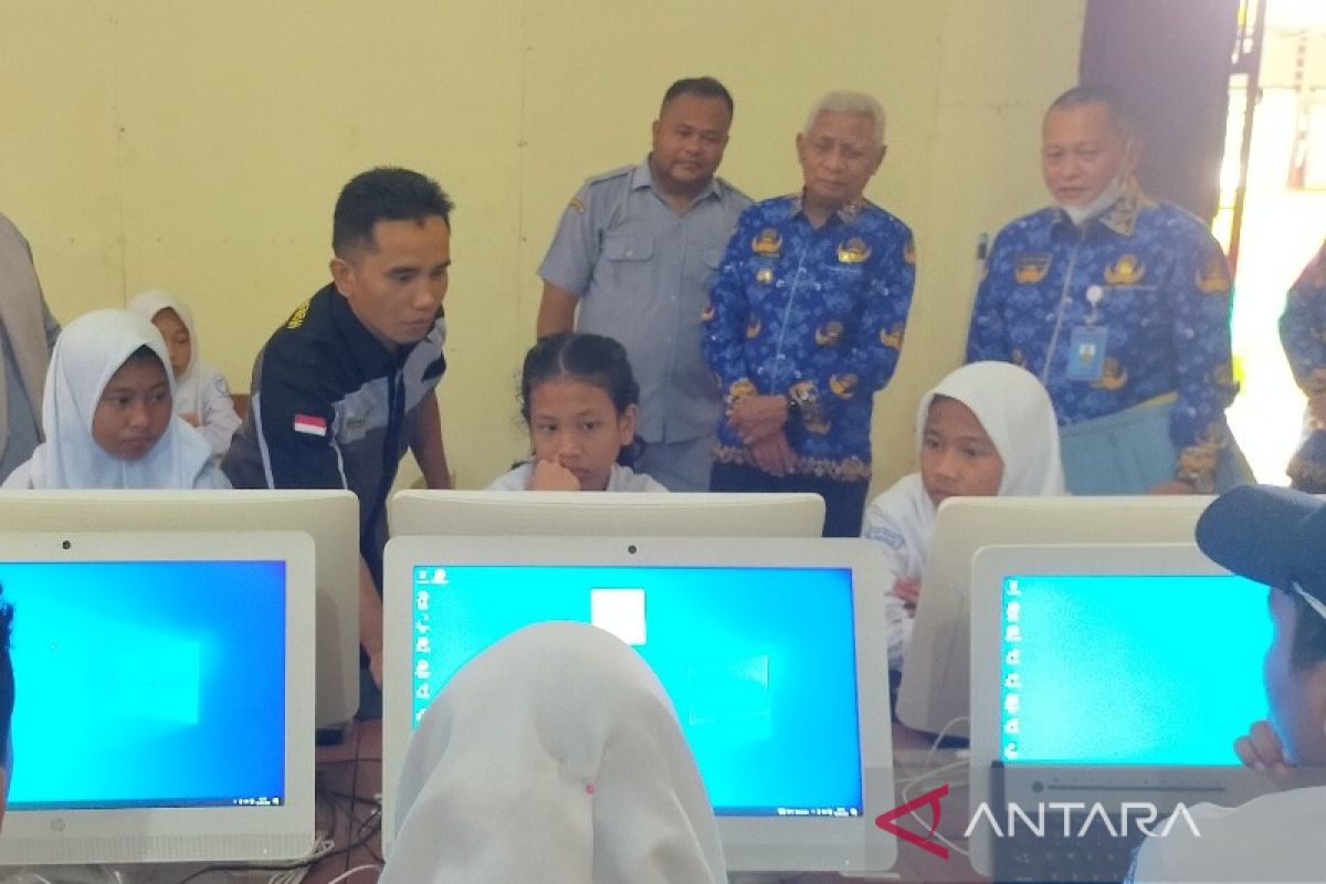 Bupati Asahan tinjau pelaksanaan ANBK SLTP