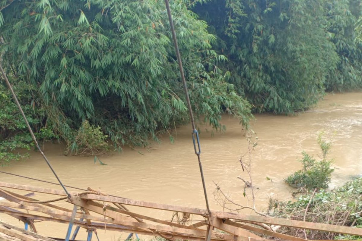 BPBD Bengkulu Utara salurkan bantuan sembako korban banjir