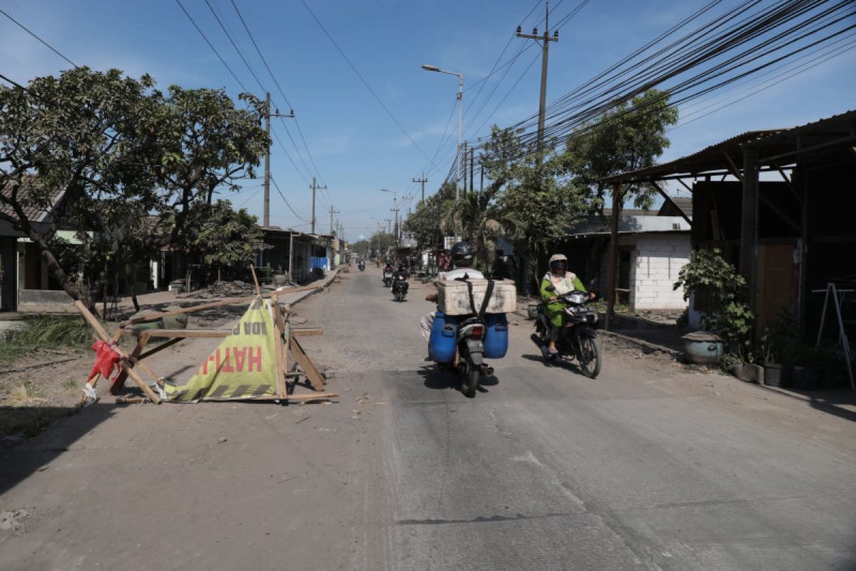 Pemkab Sidoarjo betonisasi jalan di kampung nelayan