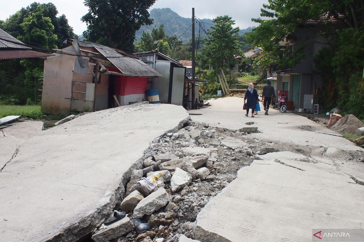 22 kecamatan di Kabupaten Bogor berpotensi terjadi bencana pergeseran tanah