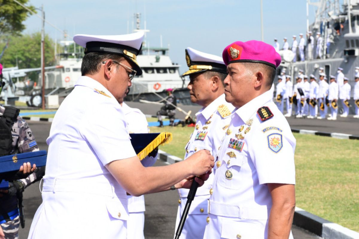 Pangkoarmada II meminta Danlatamal VI tingkatkan peran pangkalan