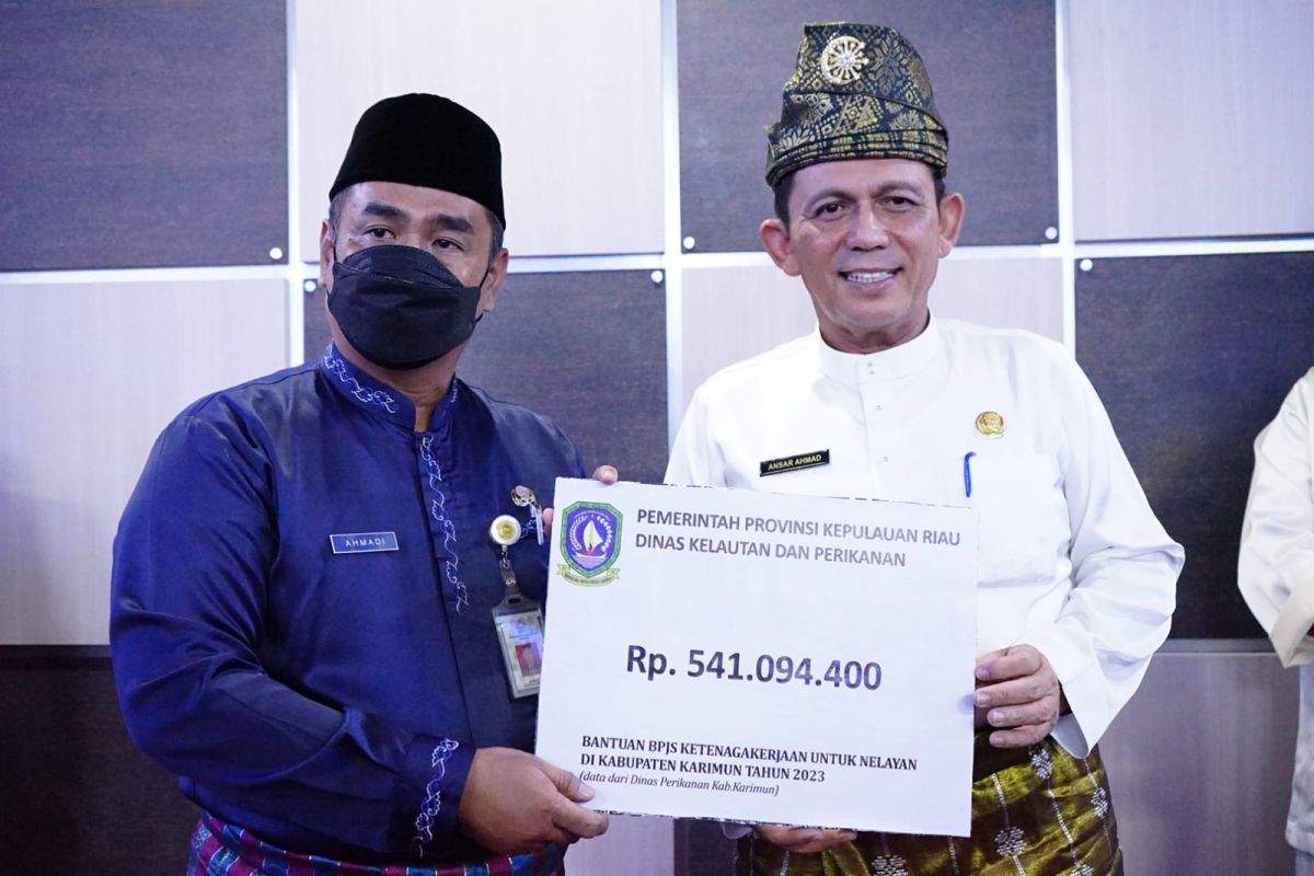 Pemprov Kepri salurkan bantuan asuransi BPJSTK nelayan senilai Rp541 juta