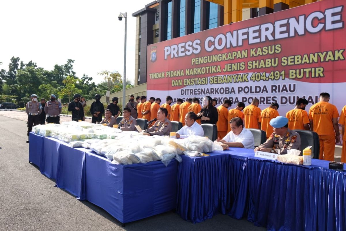 Polda Riau catat sejarah ungkap 203 Kg Sabu dan 404.491 butir ekstasi