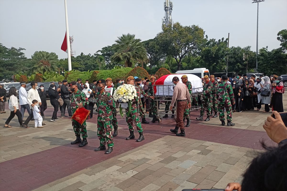 Wamenag hingga Imam Besar Istiqlal menghadiri pemakaman Azyumardi Azra