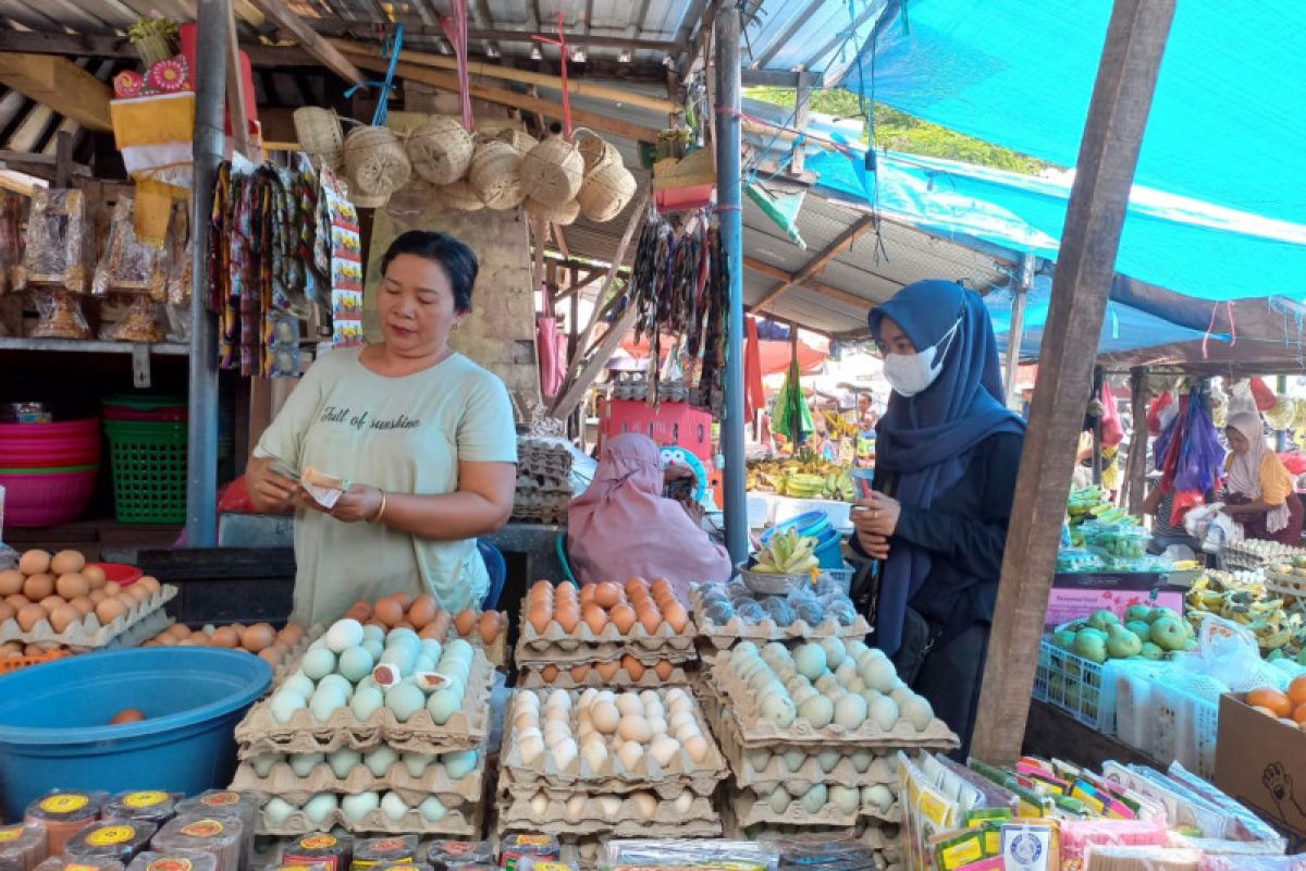 Harga telur di Kota Mataram mencapai Rp60 ribu per tray