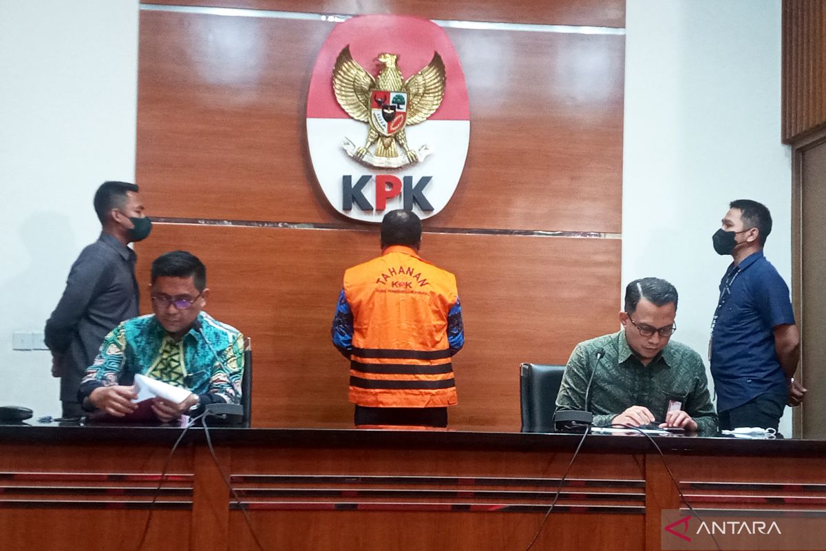 KPK upayakan surat pemanggilan Lukas Enembe