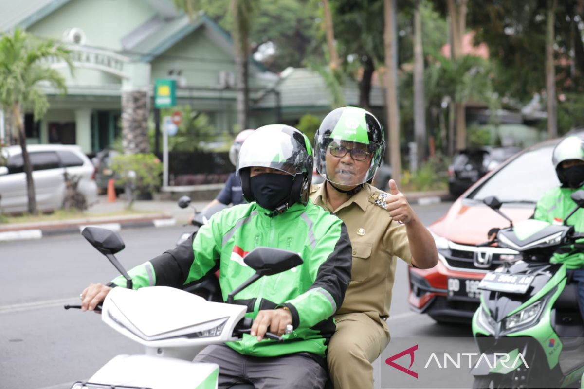 Wali Kota Makassar mulai berlakukan "Ojol Day" bagi seluruh ASN