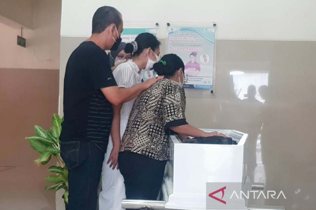 Tulang kaki kanan dan kiri Iwan Budi belum ditemukan