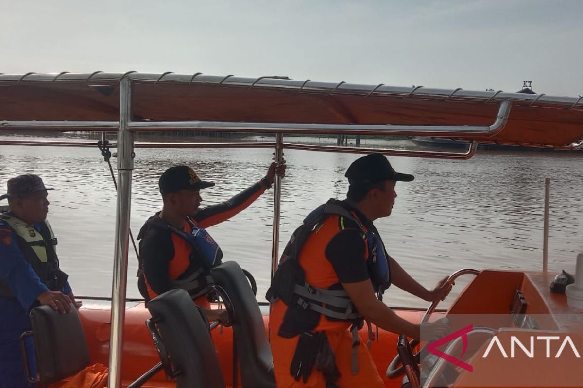 Basarnas cari ABK kapal pengangkut sawit yang tenggelam di Sungai Batang Hari