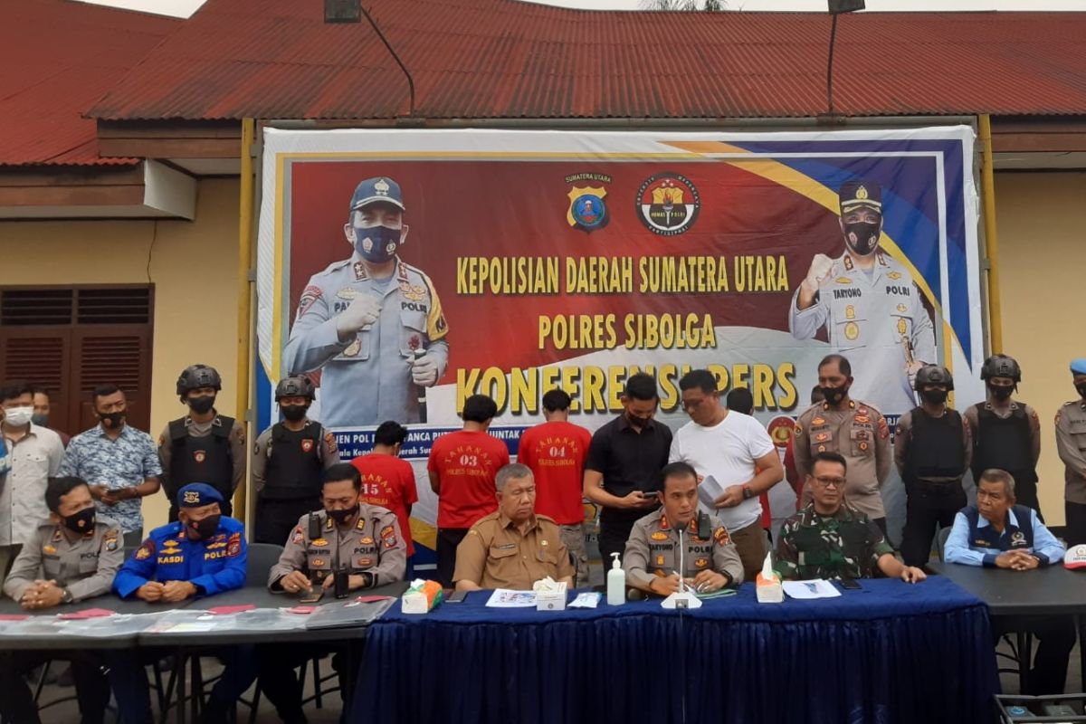 Polres Sibolga tangkap kapal bawa BBM solar ilegal