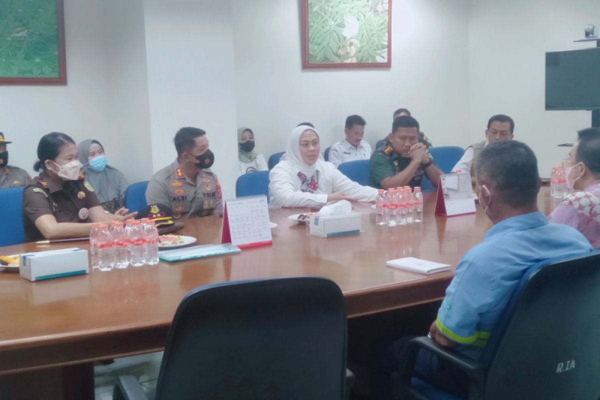 Bupati Karawang desak Pindo Deli komitmen tangani berulangnya peristiwa keracunan