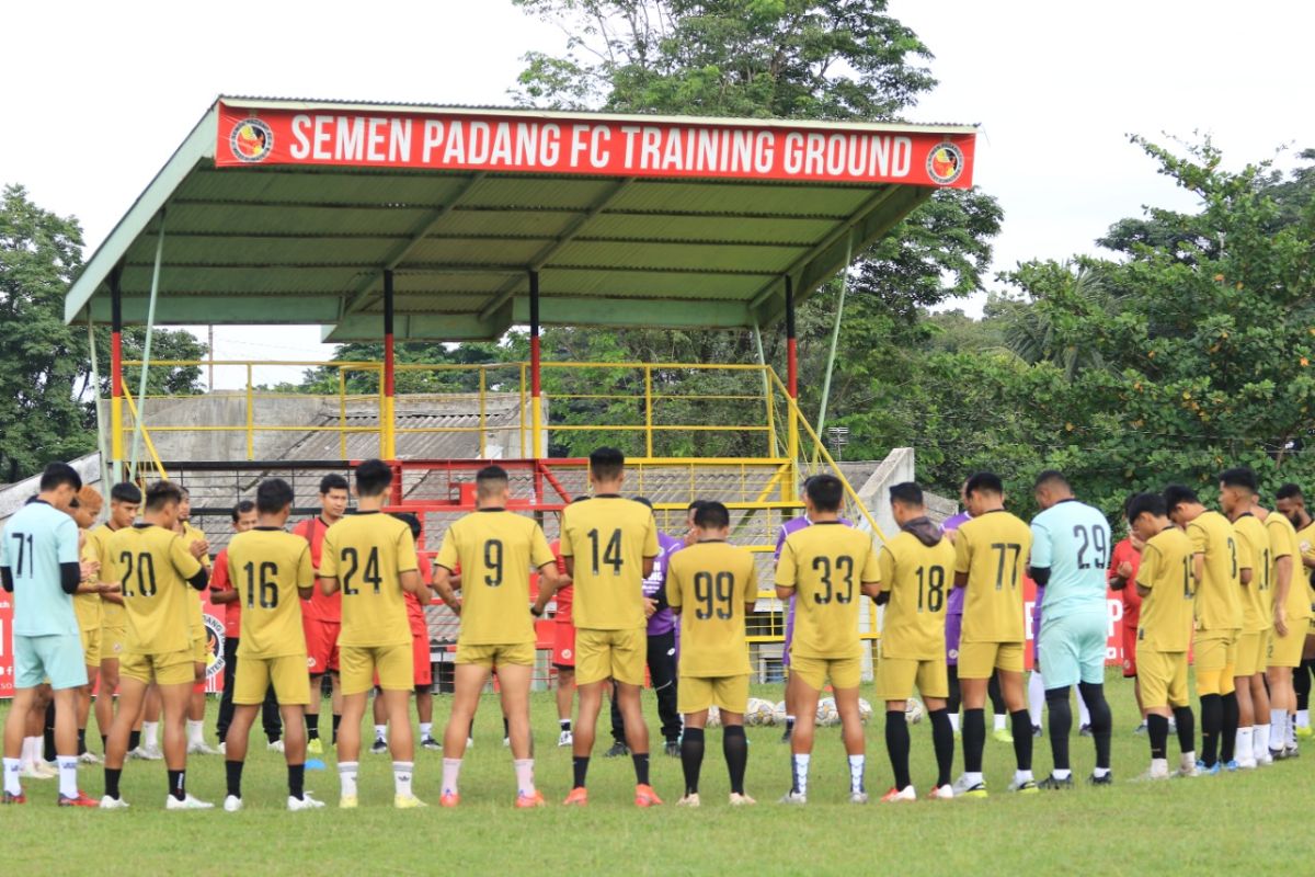 Semen Padang jaga kondisi pemain di tengah penundaan kompetisi