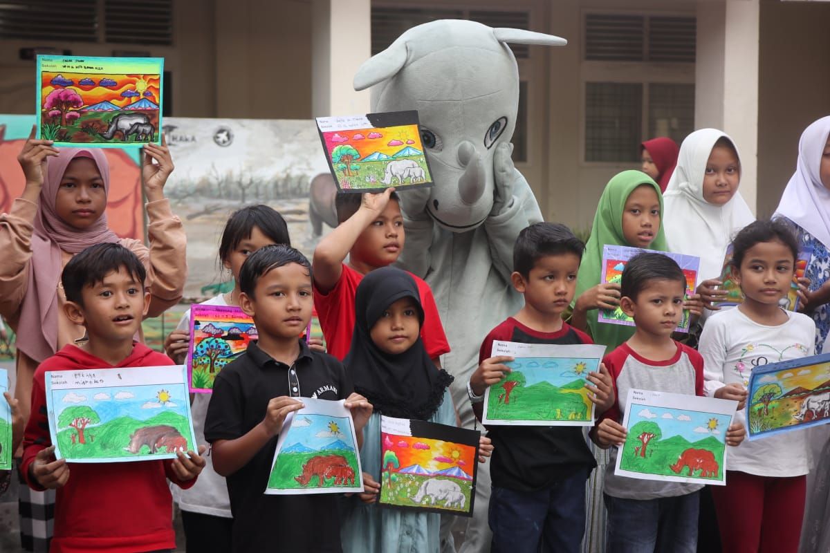 Puluhan siswa Sekolah Dasar di Banda Aceh peringati hari badak sedunia