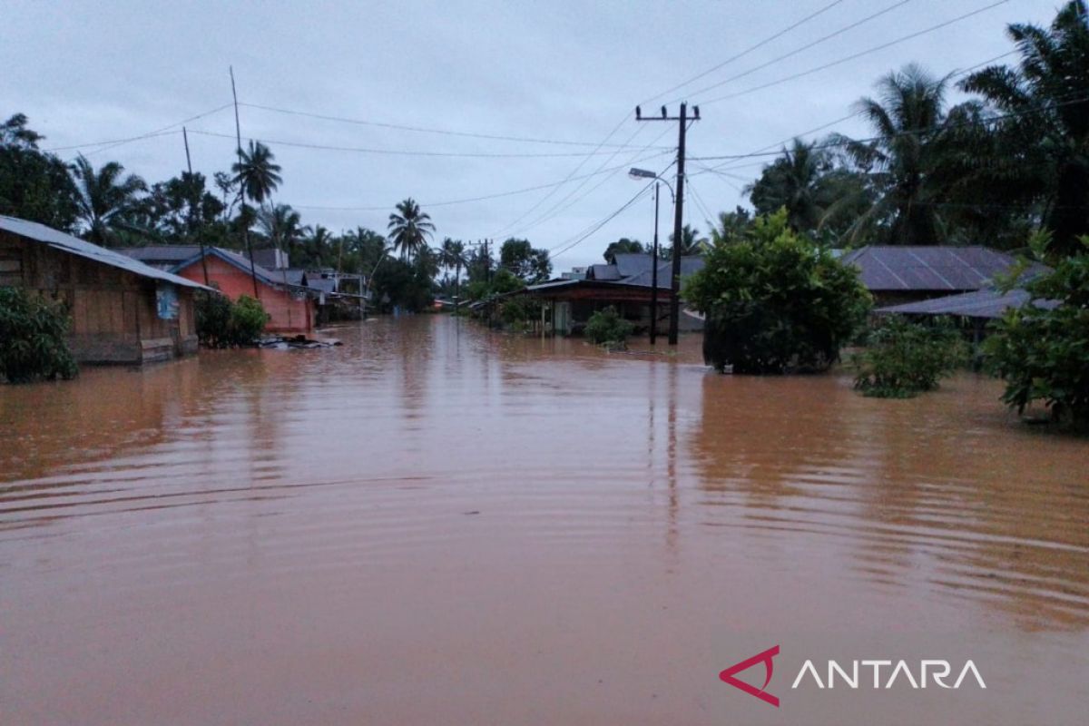 Banjir landa Desa Sampuran, sekolah terpaksa diliburkan