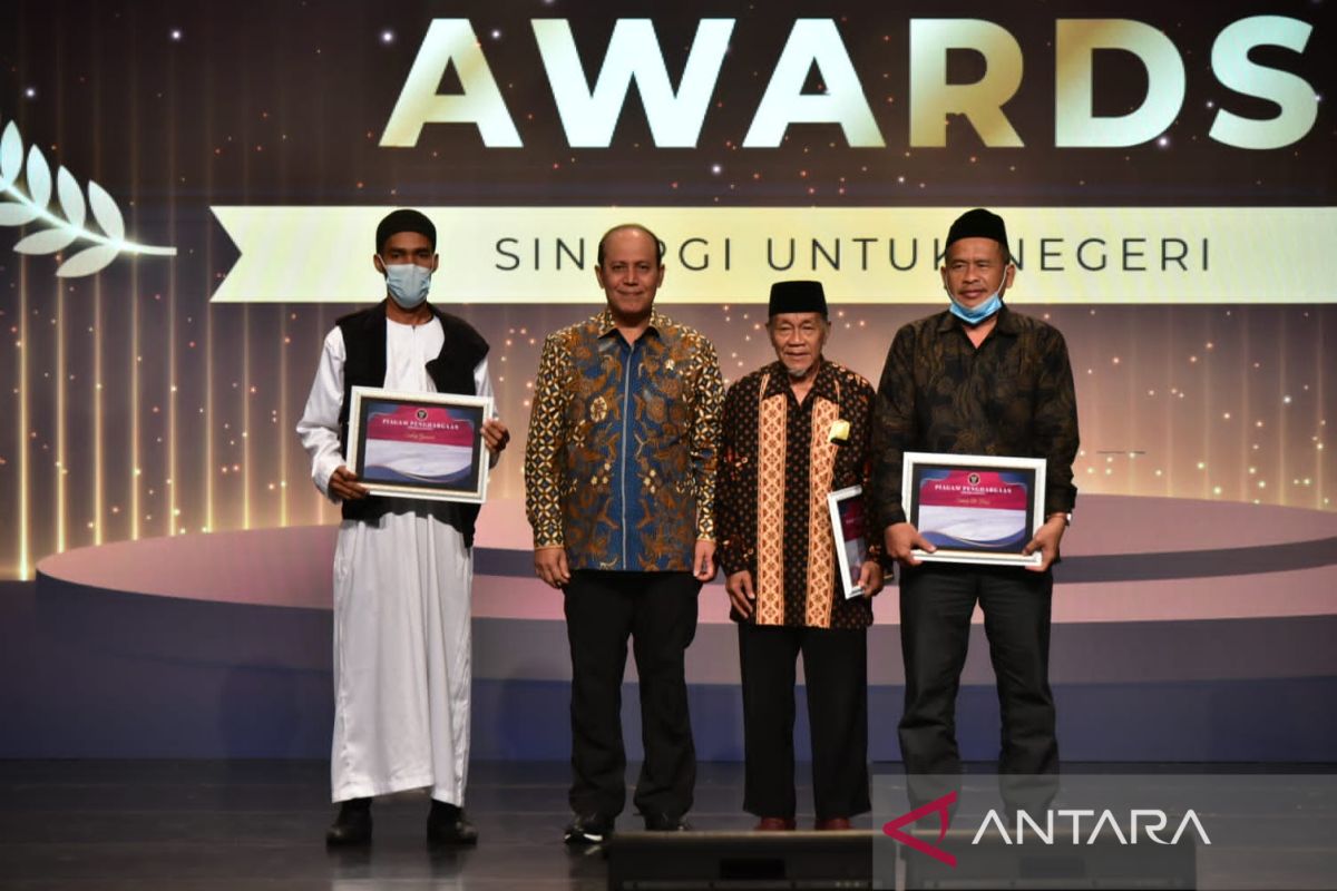 BNPT serahkan Sinergisitas Awards penanggulangan terorisme