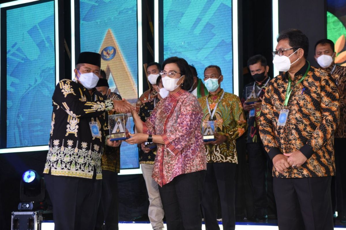 Bupati Siak terima penghargaan atas WTP 10 kali