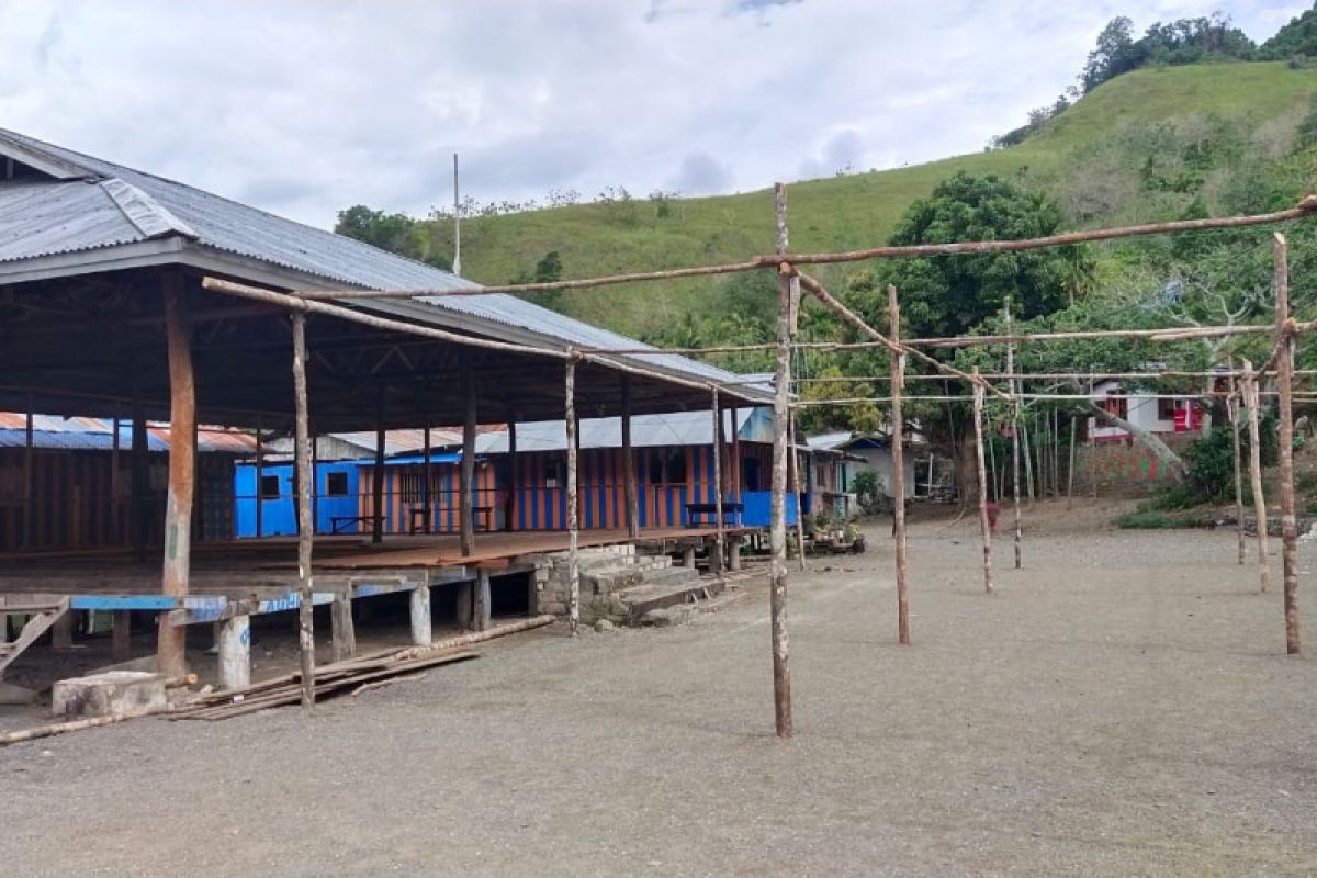 Masyarakat Adat Ayapo apresiasi Dinas PUPR membangun tempat sarasehan