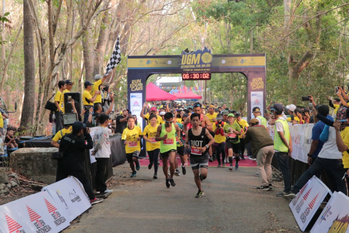 Kagama Lari Untuk Berbagi gelar UGM International Trail Run 2022