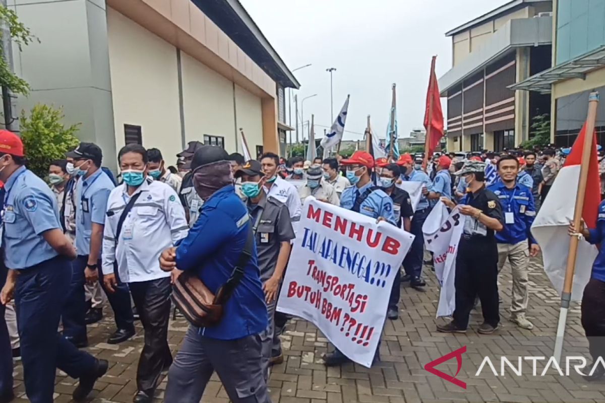 Tarif Baru Penyeberangan Tidak Kunjung Diberlakukan, Gapasdap Ancam Bakal Kurangi Pengoperasian Armada Kapal Imbas Kenaikan Harga BBM