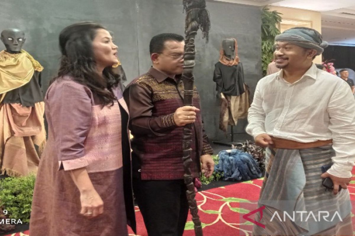 Torang Sitorus gelar The Batak Culture  Exhibitior perkenalkan ulos