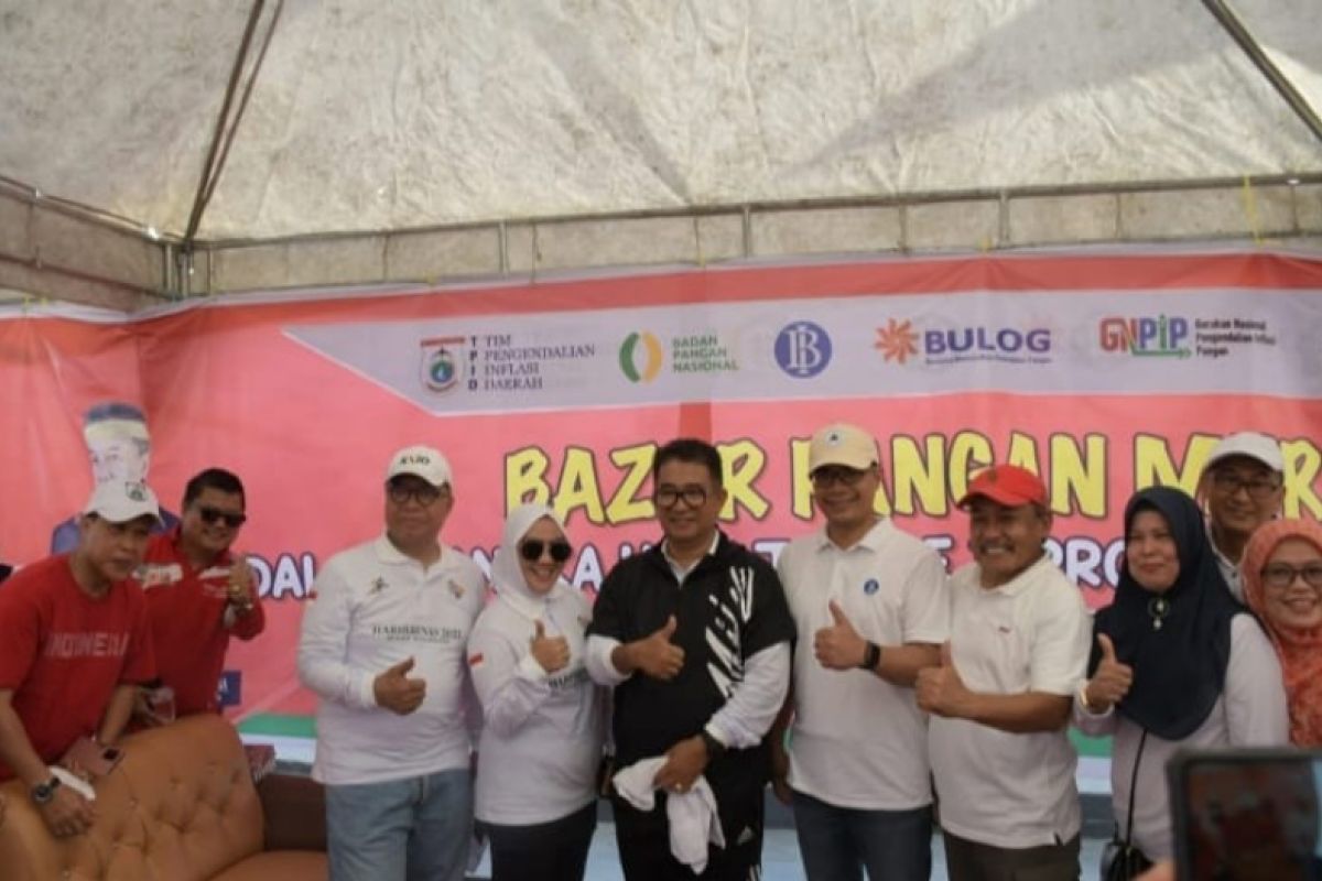 Dinas Ketahanan Pangan Sulbar gelar pasar murah untuk tekan inflasi