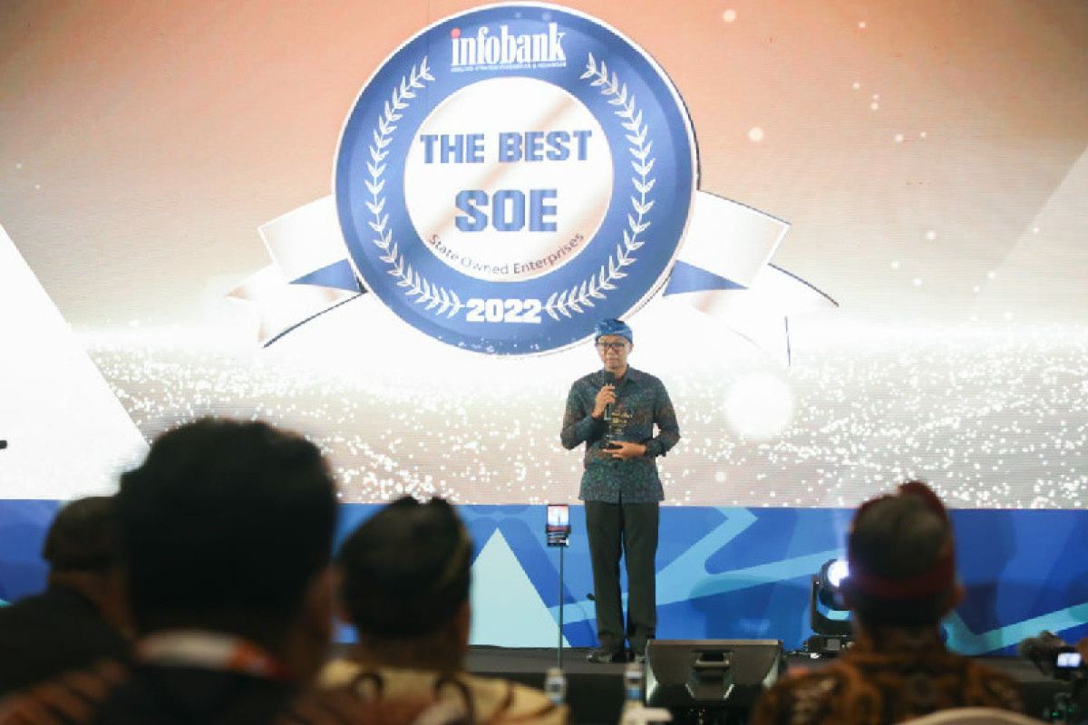 PLN sabet penghargaan The Best SOE in Digital Service Transformation 2022