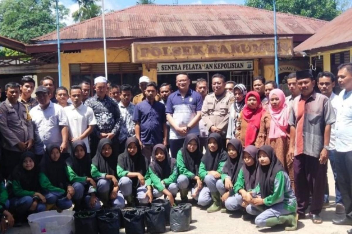 Polres Palas gandeng SMK IT Ja'fariyah bina petani desa