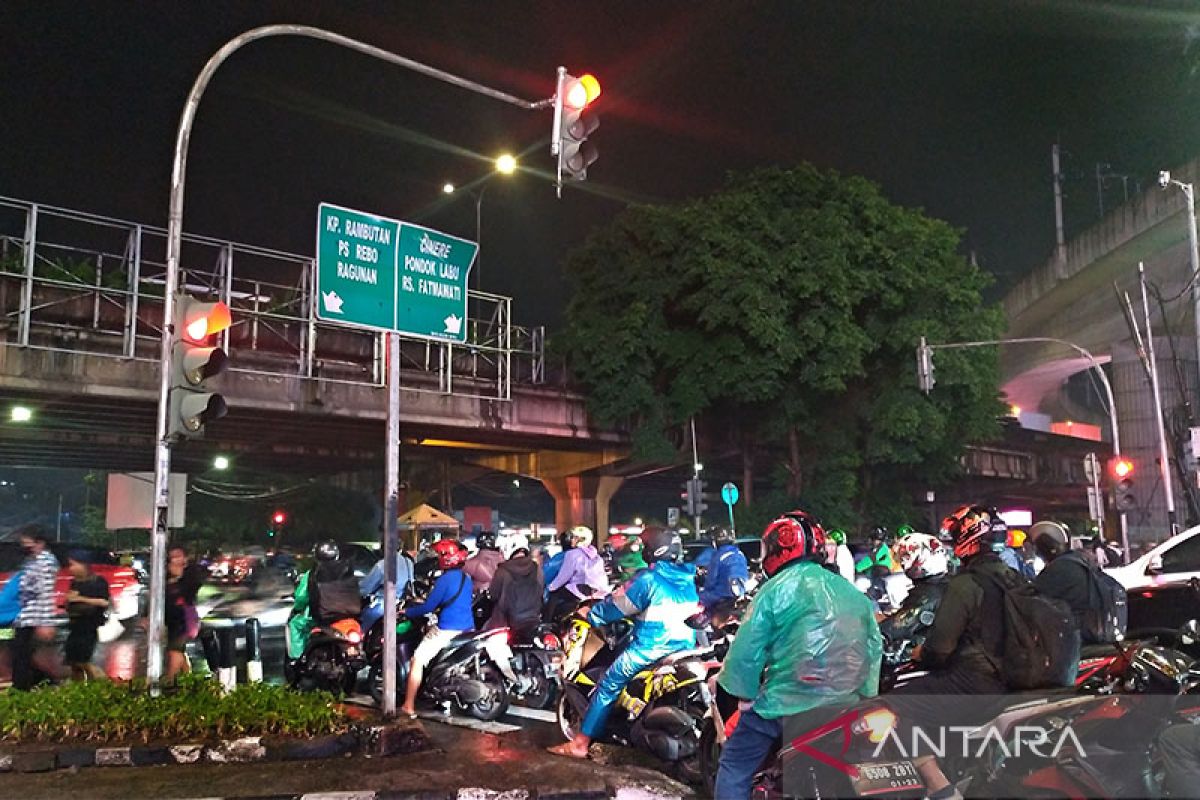 Anies kaji penyebab kemacetan di perempatan Fatmawati Jaksel