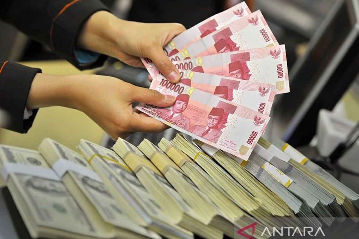 Rupiah Rabu pagi turun 54 poin jadi Rp15.178 per dolar AS