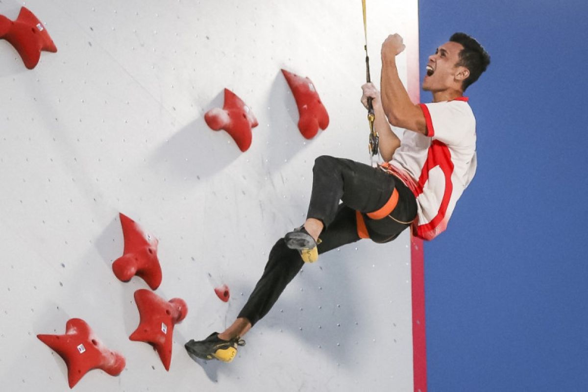 Speed climber Veddriq Leonardo smashes another world record in Seoul