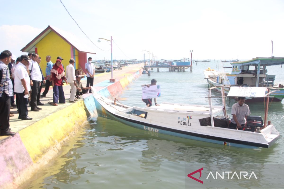 PLN rilis perahu listrik bantu nelayan Suak Gual Belitung