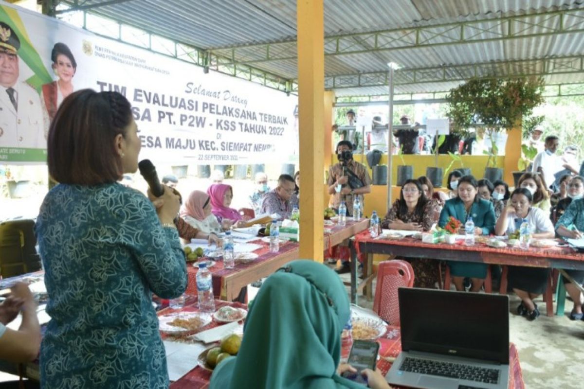 Tim evaluasi PT P2WKSS Sumut lakukan penilaian di Desa Maju Kecamatan Siempat Nempu