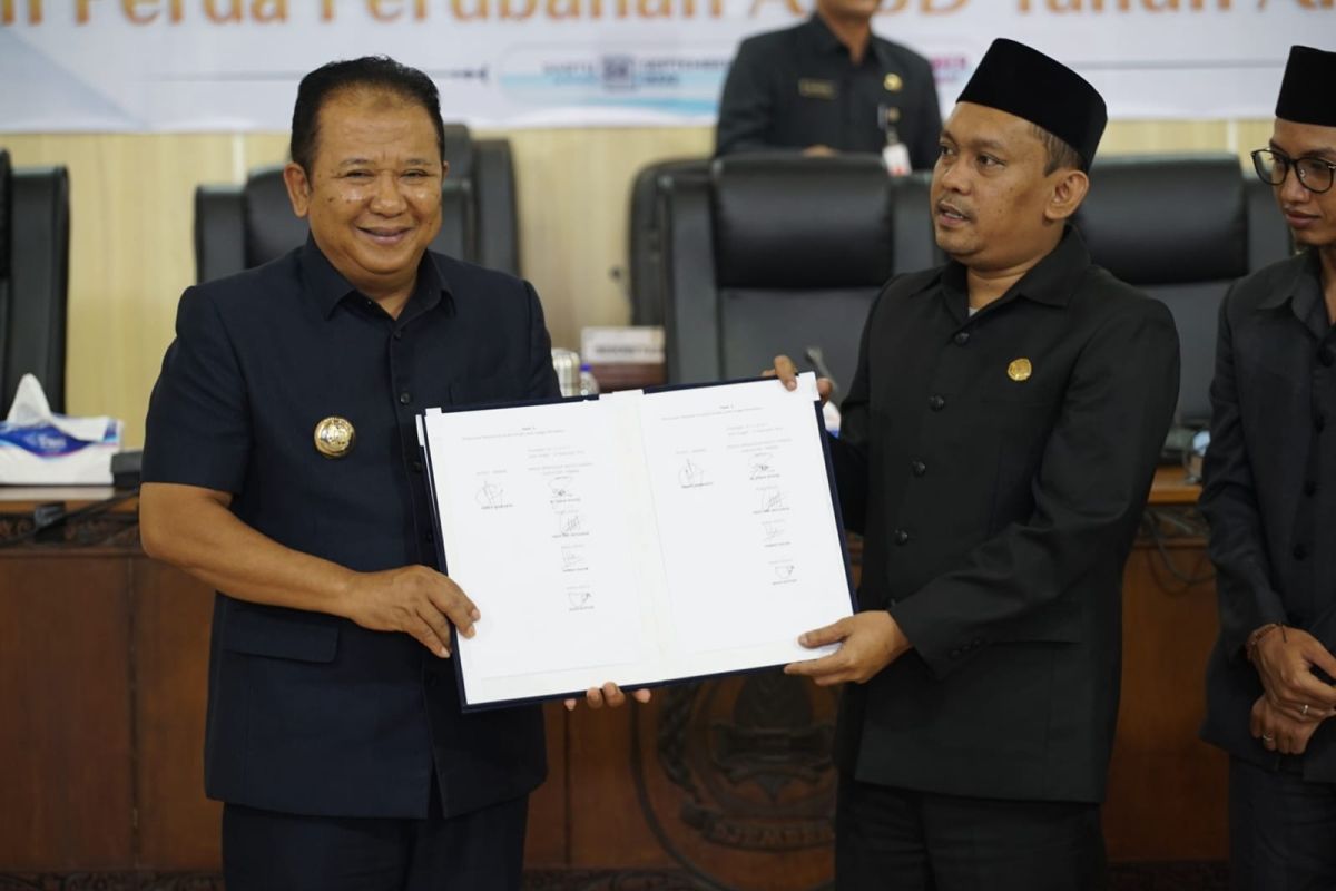 Sejumlah fraksi di DPRD Jember setujui Perda P-APBD 2022 dengan catatan