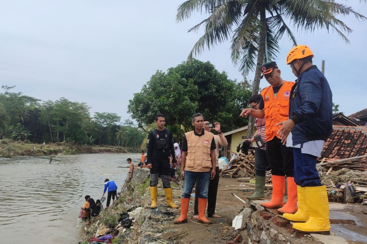 BNPB:  17 desa di lima kecamatan di Garut terdampak banjir dan longsor