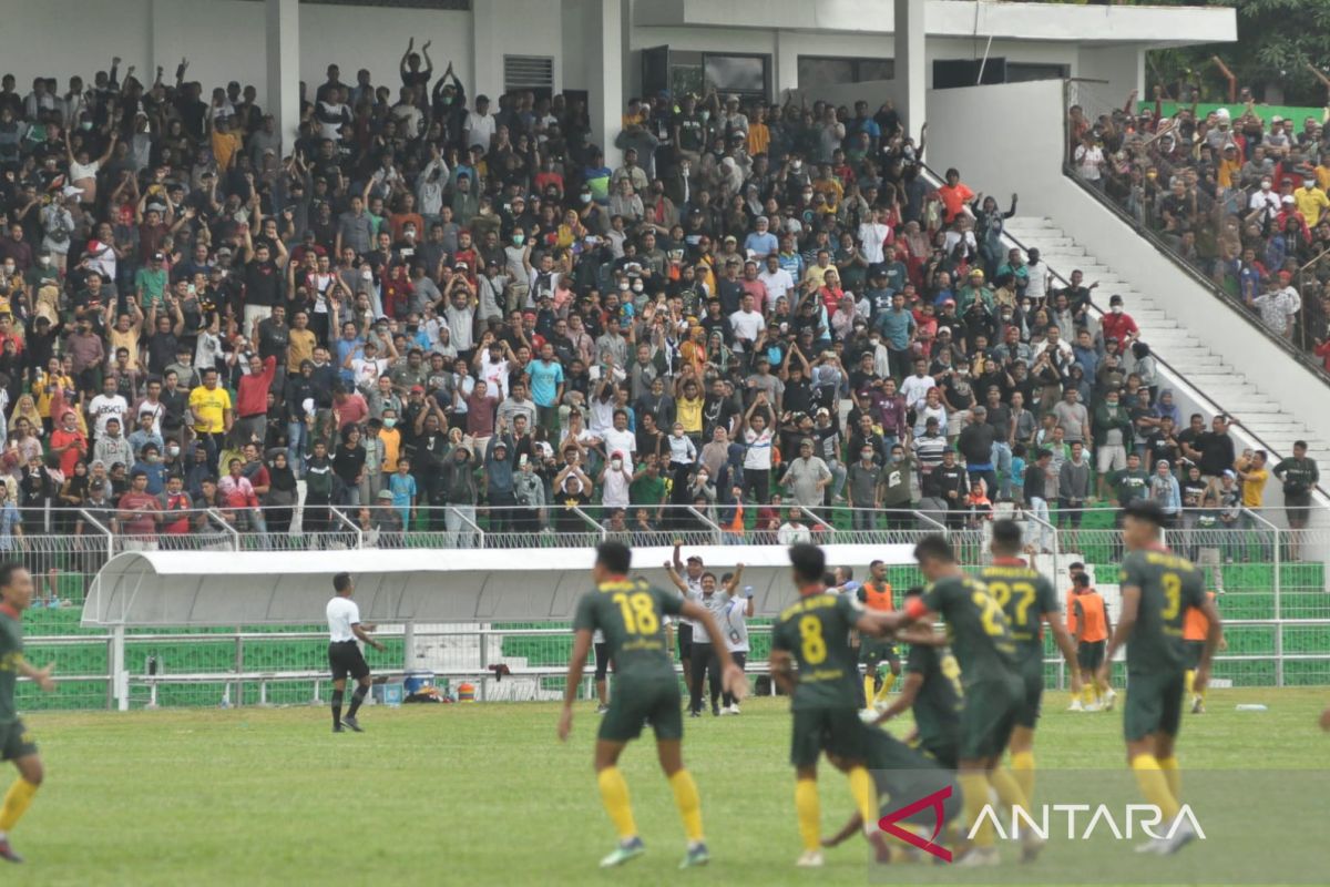 Manajemen Persipal minta suporter tak ulangi aksi lempar botol