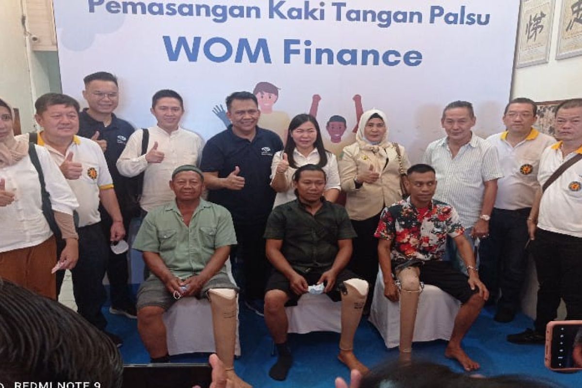 WOM Finance sumbang kaki-tangan palsu dan brace untuk warga Sumut