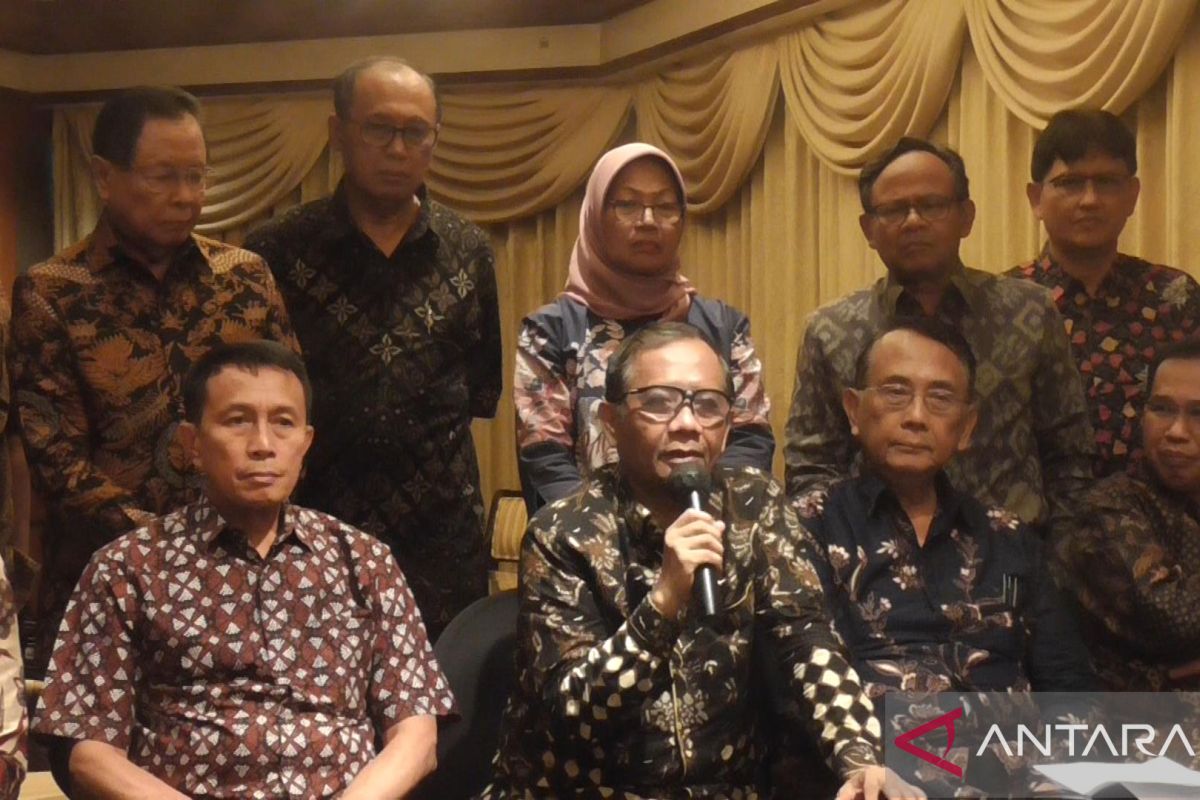 Tim penyelesaian pelanggaran HAM berat rapat perdana di Kota Surabaya