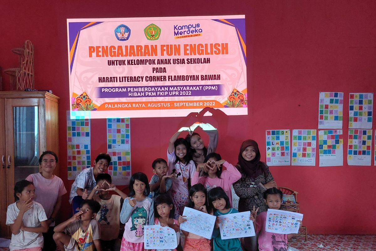 Dosen UPR tingkatkan minat berbahasa anak dengan metode "fun English"